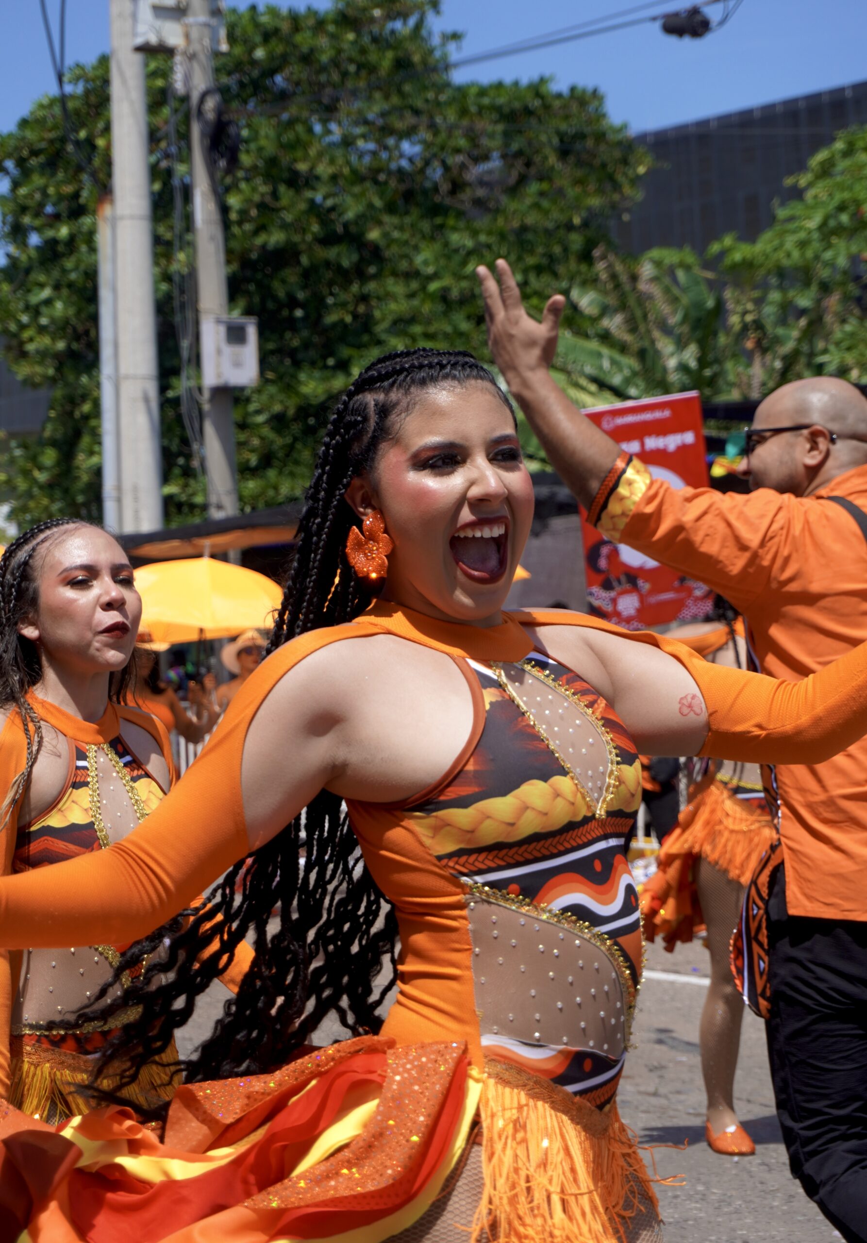 Jessica bailando en la Batalla de Flores 2026