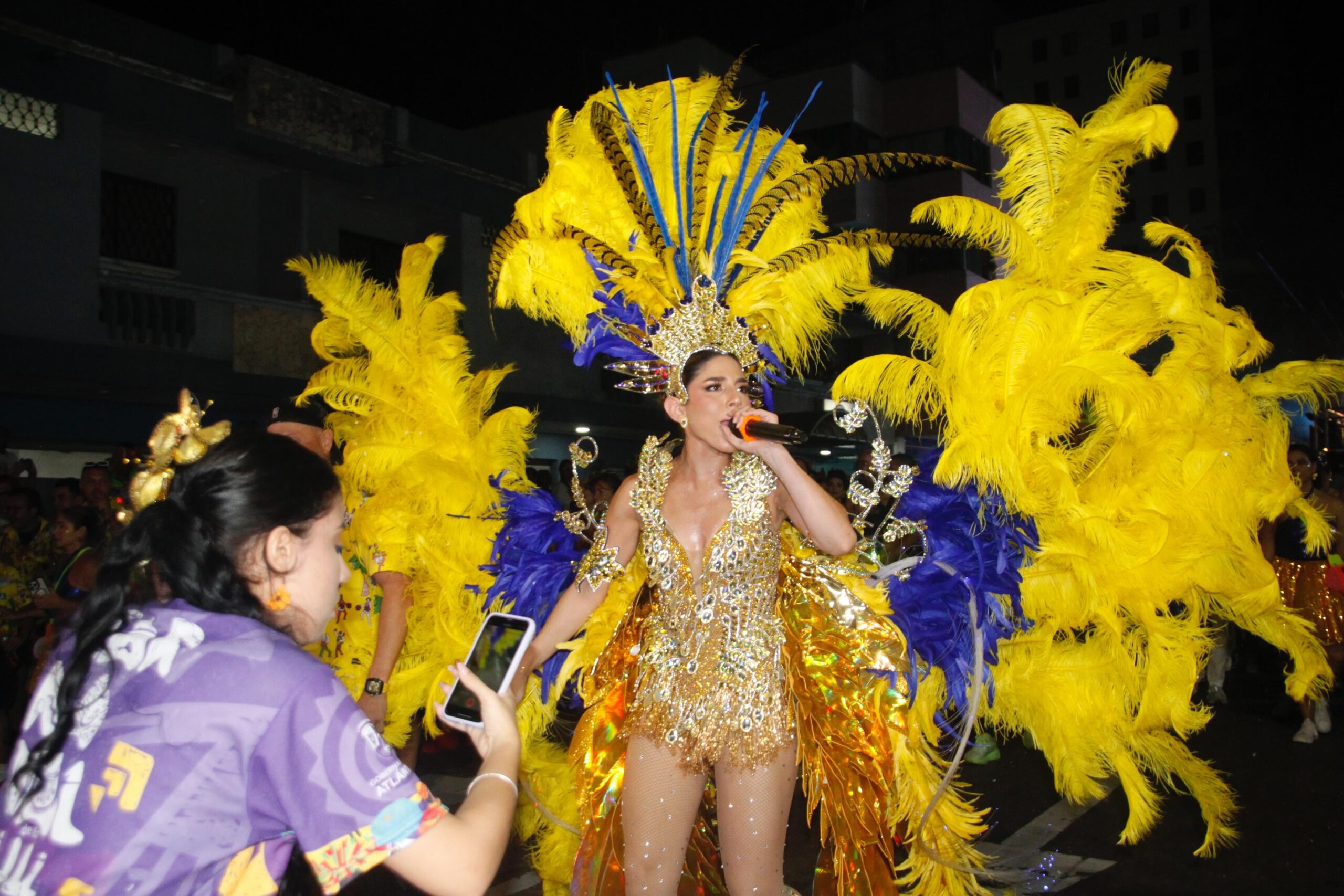 Jessica mientras trabajaba con el equipo de Lex Extarita en 2025 (Créditos: Andrés Tobón)